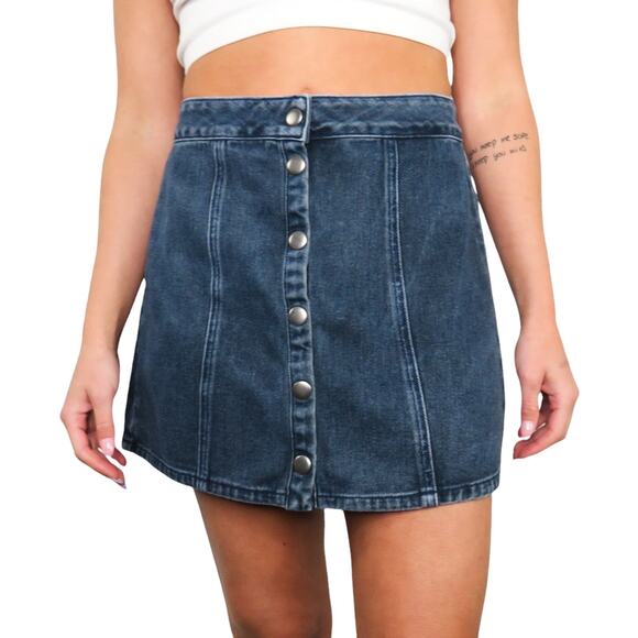 Brandy Melville Snap Front Denim Skirt Size 27 Jean Mini Skirt - Picture 4 of 5